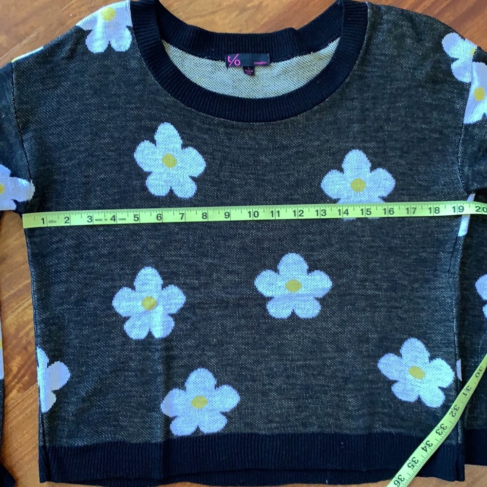 Sweater - Picture 5 of 5